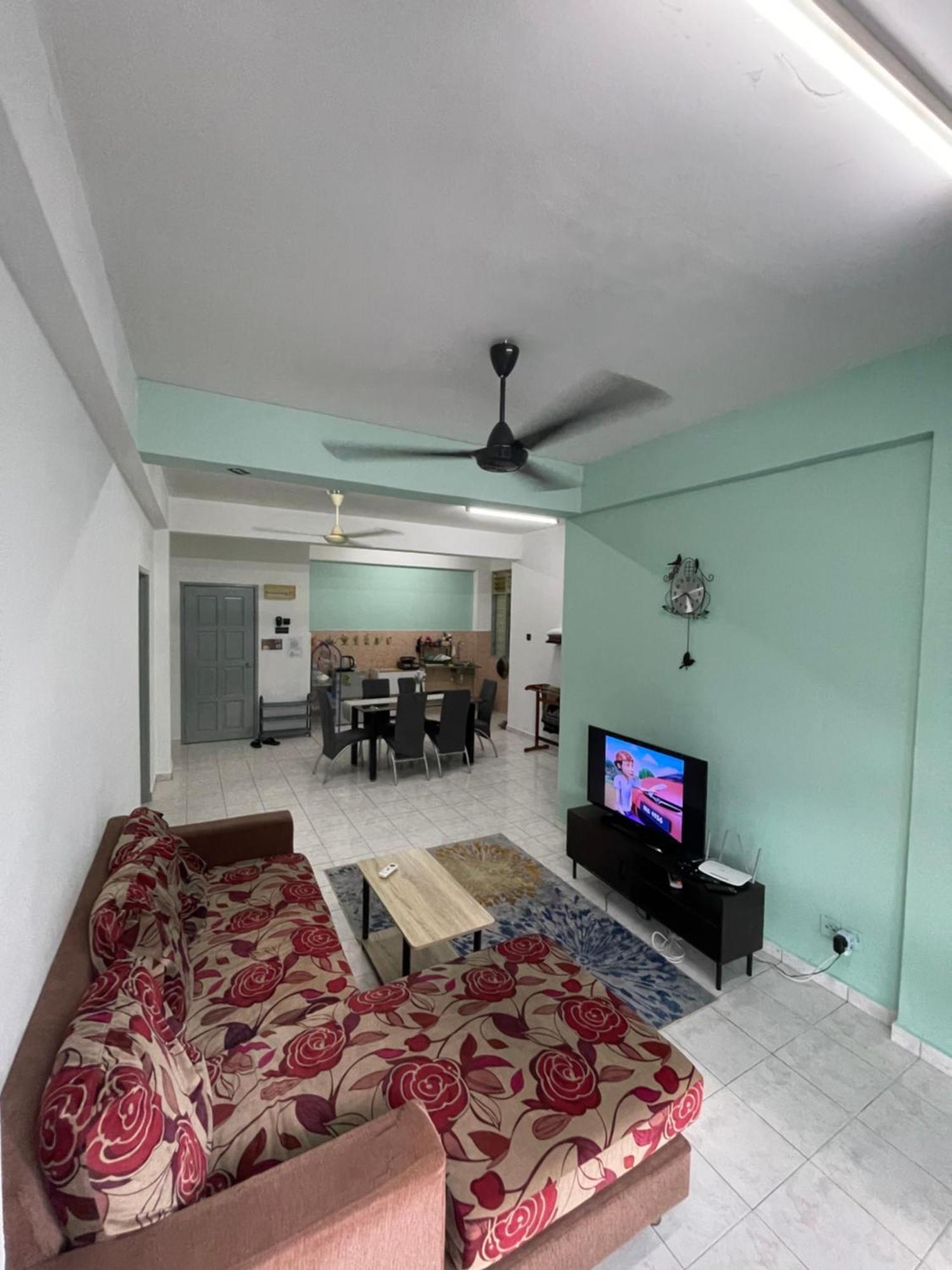 Blissful Breeze 4 Rooms & Netflix By Ezyroom Melaka Ayer Keroh Buitenkant foto